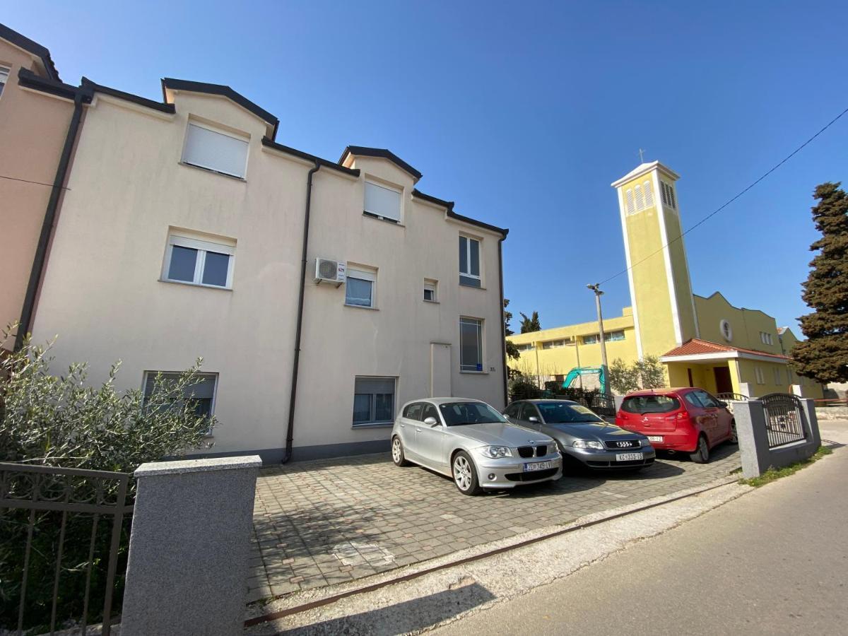 Apartmani Kristo 扎达尔 外观 照片